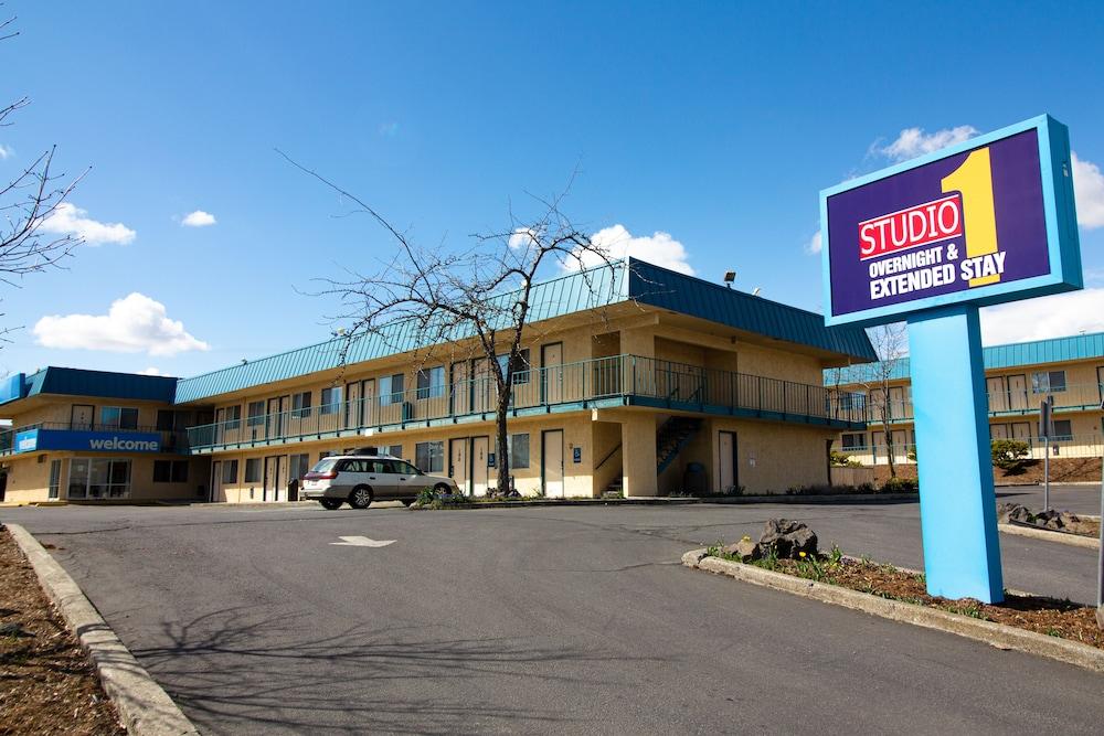 Fairbridge Inn Москоу Екстериор снимка