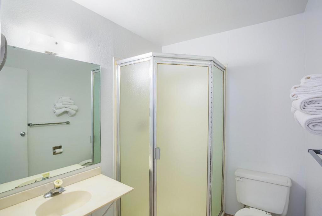 Fairbridge Inn Москоу Екстериор снимка